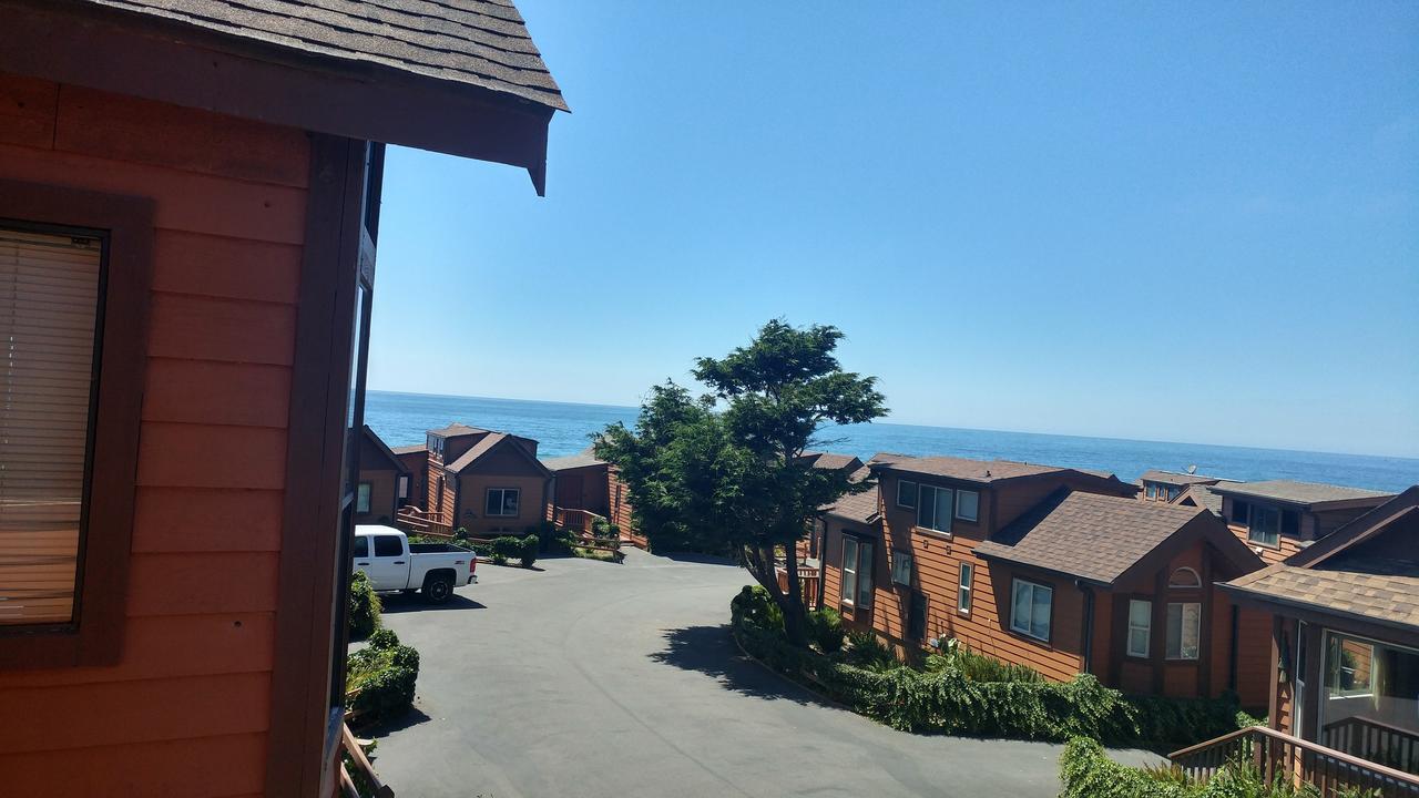 White Rock Resort Smith River Exterior photo